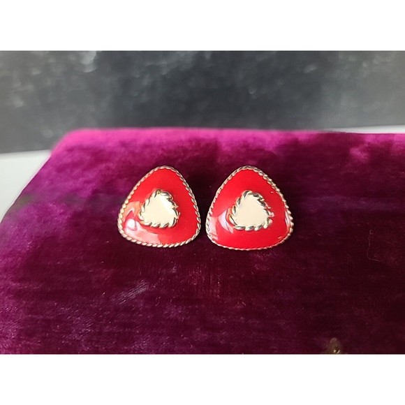 Vintage White And Red Triangular Enamel Stud Earrings - Picture 2 of 10